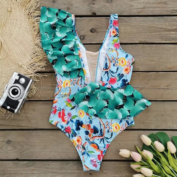 Swimwear Lotus Leaf One Pieces Swimsuit - Picture 4 of 7